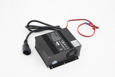 Nilfisk Chargeur encastrable 12 V 6 A, 100-230 V