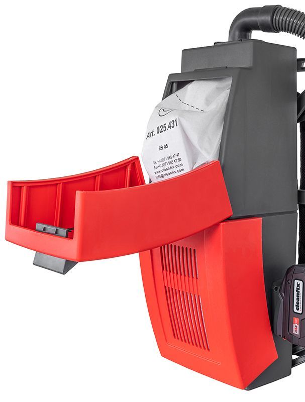 Cleanfix RS05 CAS geöffnet mit Staubbeutel